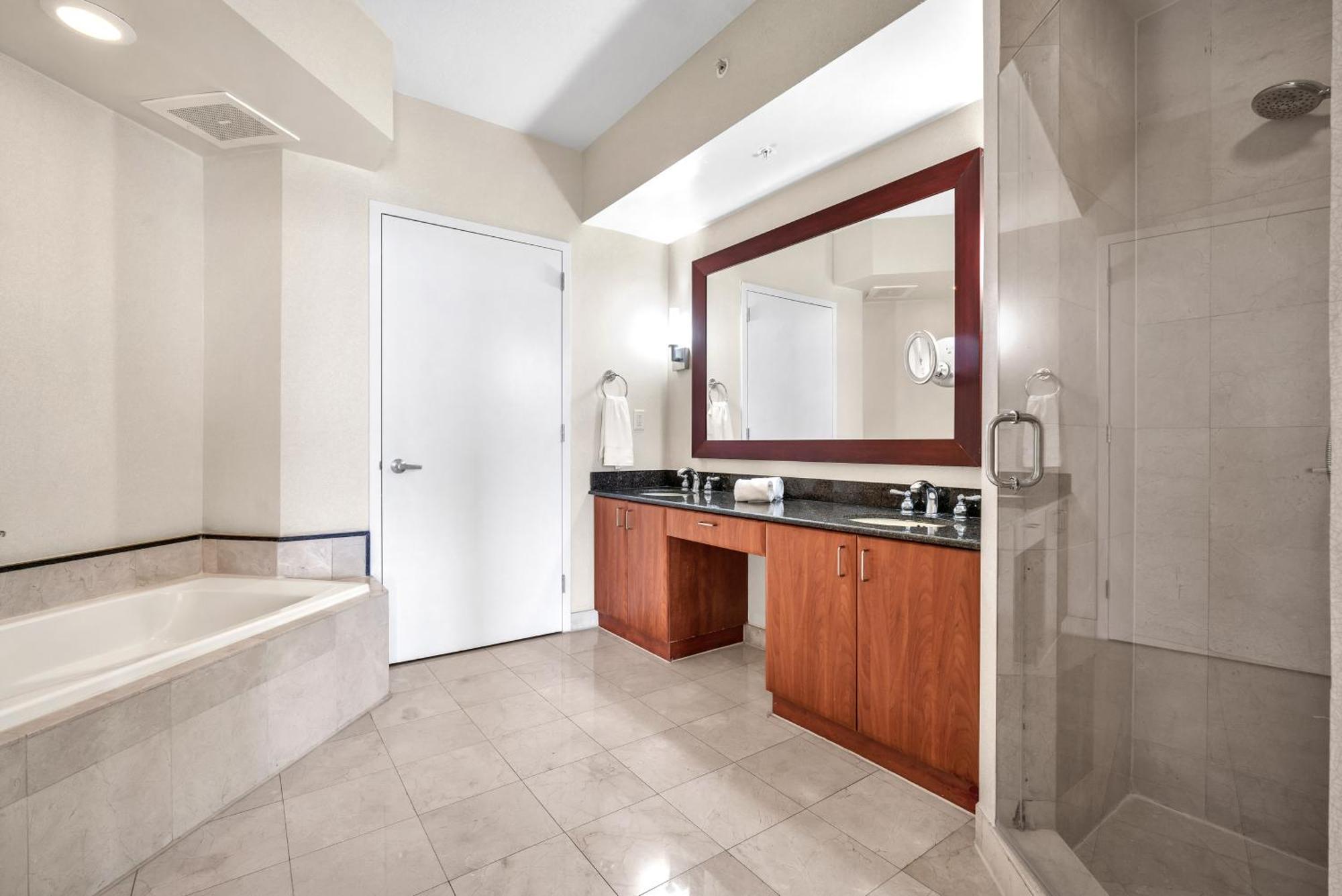 Trump Intl 2 Bedroom Apartment 1600 Sqf Ocean Front Miami Beach Ngoại thất bức ảnh